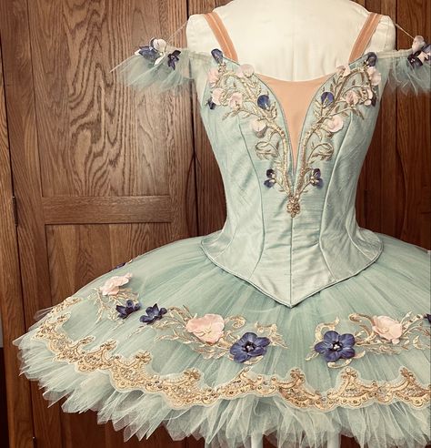 Ballerina Wardrobe, Elven Clothing, Pancake Tutu, Classical Ballet Tutu, Vintage Dress Form, Ballet Tutus, Tutu Ballet, Ballet Beauty, Ballet Costume