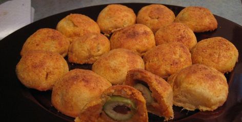 Baked Green Olives In Spicy Cheese Pastry Recipe - Genius Kitchen Cheese Straw, Fried Olives, Crackers And Cheese, Brunch Snacks, Easy Pastry Recipes, Brie Puff Pastry, Monte Cristo Sandwich, Spicy Cheese, Cheese Pastry