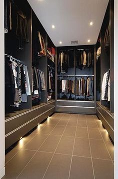 A Walk In Closet, Commode Design, Dressing Room Closet, Amazing Closets, Walking Closet, Walk In Closet Design, Walk In Robe, Bedroom Closet Design, Dream Closets