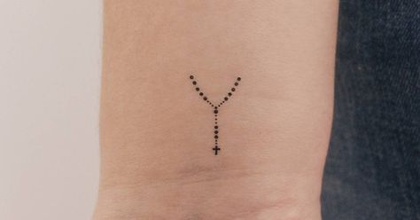 Minimalistic Style, Style Minimalist, Small Detail, Temporary Tattoos, Temporary Tattoo, Rosary, Small Tattoos, Tattoos For Women, Tattoo Artists