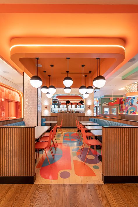 70s Restaurant, Hell’s Kitchen, Hell's Kitchen, Bathroom Furnishings, Peachy Keen, Cafe Interior Design, Salou, Restaurant Interior Design, 70s Inspired