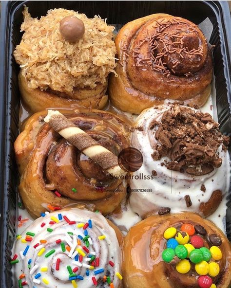 Sweet Rolls on Instagram: “Pick your toppings and place your order call us on 09097026585 or send us a dm…” Unique Desserts, Sweet Rolls, Sweet Food, Sweet Roll, Place Your Order, Sweets Desserts, Food Food, Chocolate Cookie, Sweet Recipes