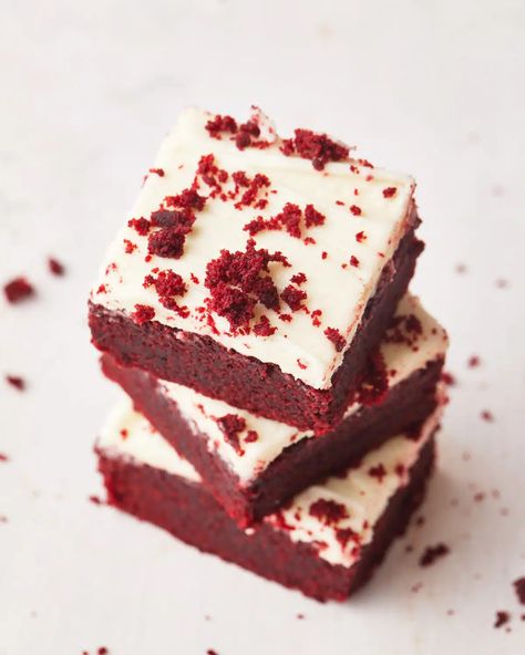 These red velvet brownies are the perfect combination of red velvet cake and gooey brownies. They are fudgy and chewy and have that gorgeous red velvet color. The cream cheese frosting on top really finishes them off, making them the perfect dessert for valentines day, christmas or even just as an anytime treat. Easy to make and a super pretty twist on homemade brownies. #redvelvet #redvelvetrecipes #redvelvetbrownies #brownies #bakingideas #valentiensdesserts #christmasdesserts #reddesserts Brownies With Cream Cheese Frosting, Red Velvet Brownies Recipe, Brownies With Cream Cheese, Red Velvet Color, Red Velvet Cheesecake Brownies, Red Velvet Desserts, Velvet Brownies, Red Desserts, Red Velvet Brownies