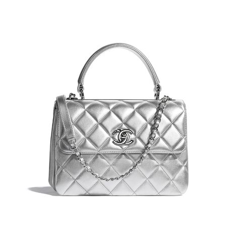 Chanel Clutch, Mode Chanel, Chanel Store, Chanel Flap Bag, Silver Bags, Chanel Mini, Chanel Spring, Chanel Fashion, Lady Dior Bag