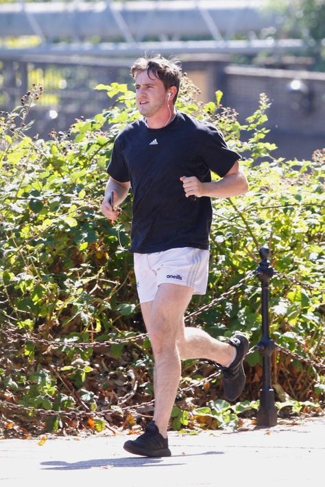 Paul Mescal Running, Paul Mescal Shorts, Men Short Shorts, Short Shorts Men, Running Outfit Men, Christopher Abbott, Paul Mescal, London Pictures, Irish Actors