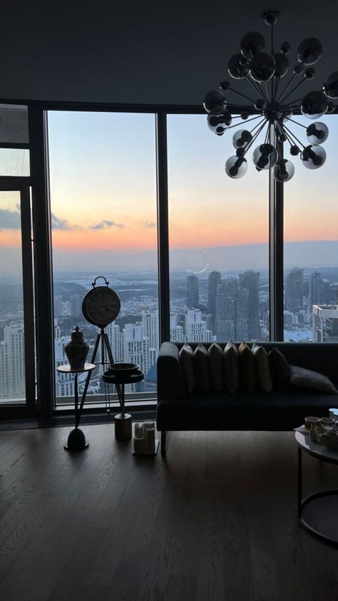 Apartment Views, Apartamento New York, High Rise Apartment, City Aesthetics, Dream House Aesthetic, Final Fantasy Cloud, Apartment View, High Rise Apartments, Luxury House Interior