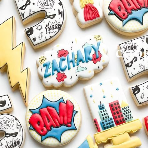 Avengers Birthday Cookies, Superhero Cookies Decorated, Super Hero Cookies, Creative Pastries, Superman Cookies, Superman Birthday Party, Superhero Cookies, Superman Birthday, Batman Theme