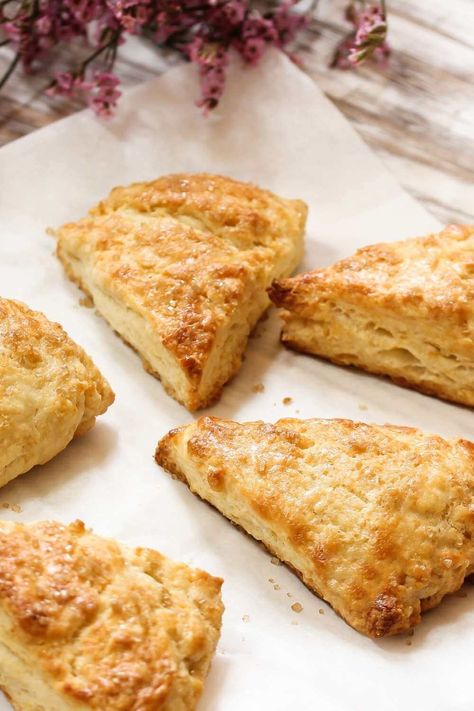 Buttermilk Scones Ina Garten - Chefs & Recipes Buttermilk Scone Recipe, Buttermilk Scones, English Scones, Drop Scones, How To Make Scones, Scones Recipe Easy, Homemade Scones, Scones Easy, Ina Garten Recipes