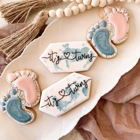 Twin Gender Reveal Cookies, Twins Cookies Decorated, Twin Cookies Decorated, Twin Cookies, Twins Gender Reveal Ideas, Newborn Cookies, Twins Gender Reveal, Twin Boys Baby Shower, Jordan Baby Shower