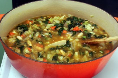 Ribollita (Italian Cabbage and Bean Soup) - The Amateur Gourmet Cabbage And Bean Soup, Italian Cabbage, Kale And Cabbage, Soup With Kale, Cold Weather Comfort Food, Tin Recipes, White Cabbage, Mario Batali, Baked Casserole