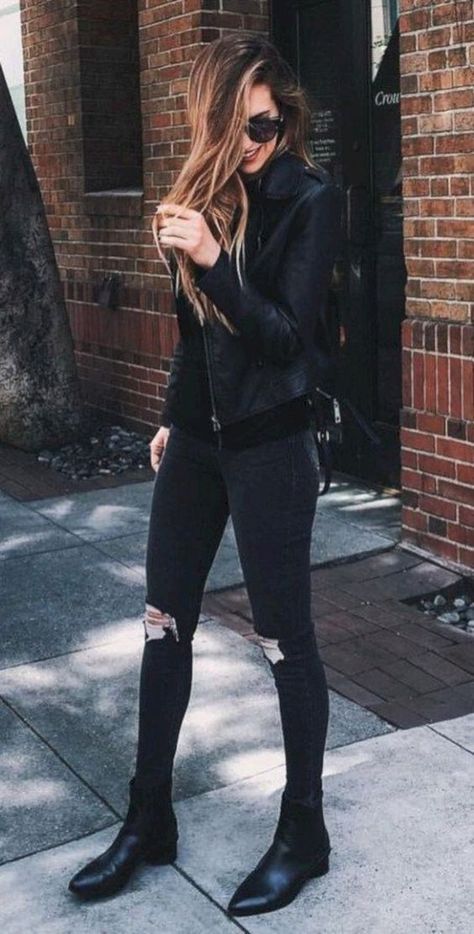 351b33587c5fdd93bd42ef7ac9995a28desc36507085ri All Black Outfit Casual, Edgy Outfits For Women, Black Outfit Edgy, Badass Outfit, Outfits Edgy, Foto Poses, Leather Jacket Outfits, Rock Chic, Looks Black