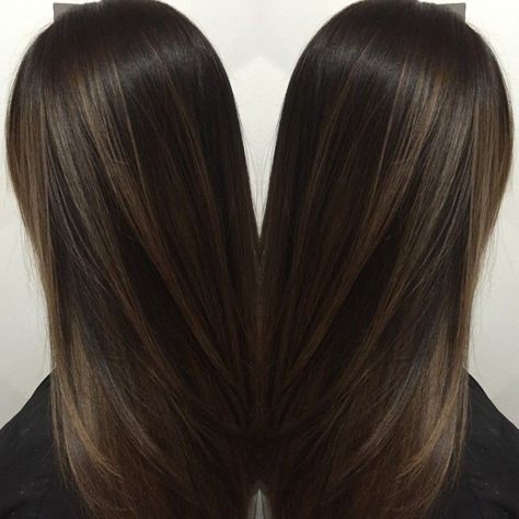 Balayage Subtle, Brown Hair Inspo, Brunette Hair With Highlights, Subtle Highlights, Brown Hair Balayage, Pinterest Hair, Long Brown Hair, Hair Medium, Balayage Brunette