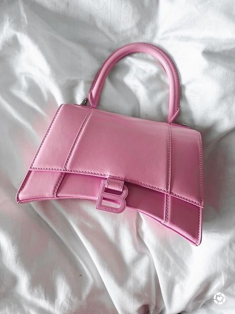 𓃭 on Twitter: "Balenciaga… " Balenciaga Pink Bag, Designer Pink Bags, Pink Things Aesthetic, Pink Bag Aesthetic, Designer Bags Aesthetic, Pink Bag Outfit, Pink Balenciaga Bag, Small Pink Bag, Pink Designer Bags