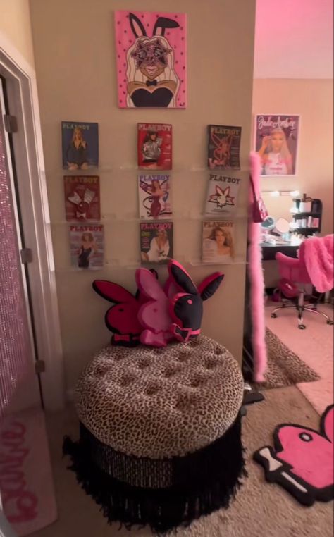 Playboy Aesthetic Bedroom Ideas, Playboy Room Decor, Juicy Couture Room, Playboy Room, Mcbling Room, 2016 Bedroom, 2000s Room, Y2k Bedroom, Bedroom Ideas For Small Rooms Cozy