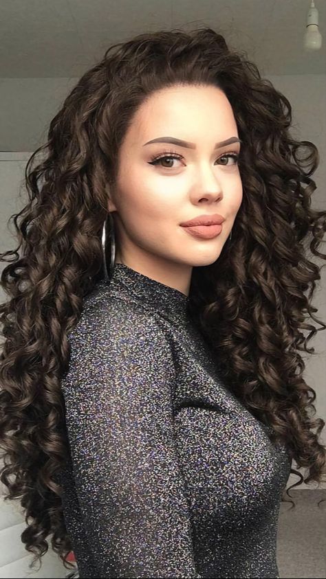 Curly Permed Hair, Pineapple Hair, Bangs Styles, Long Curly Haircuts, Highlights Curly Hair, Beautiful Curly Hair, Short Layered Haircuts, Halloween Hair, Permed Hairstyles