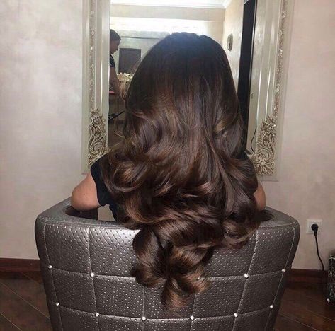 Omg!! ♡ Bombshell Hair, Heatless Hair Curlers, Brown Hair Inspo, Blowout Hair, Hair Inspo Color, Hair Curlers, Brunette Hair, Aesthetic Hair, Gorgeous Hair