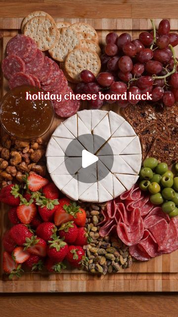 Tasty on Instagram: "Dazzle your guest with this brie-lliant holiday cheese board hack!" How To Cut Brie Cheese, Xmas Charcuterie Board Ideas, How To Cut Cheese, Cheese Boards Ideas Appetizers, Dip Board Ideas, Xmas Charcuterie Board, Brie Cheese Board, Holiday Charcuterie Board Ideas, Cheese Board Christmas