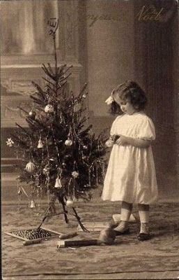 Štědrý Den, Vintage Christmas Photos, Vintage Christmas Images, Images Vintage, Old Christmas, Old Fashioned Christmas, Antique Christmas, Photo Vintage, Christmas Past