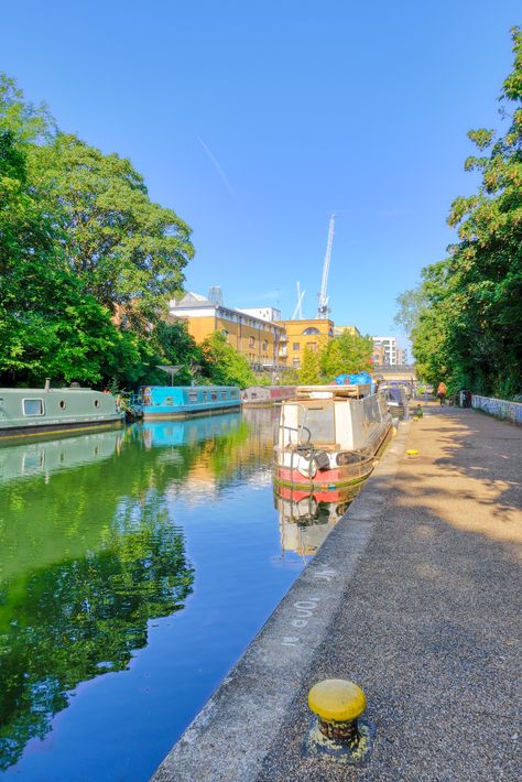 Regent's Canal, London UK. ---- #London #RegentsCanal #VisitLondon #VisitBritian #CityBreak #Photography #NarrowBoat #Barge #LongBoat #Canal #SecretLondon #ExploreLondon Canal Photography, British Canals, Regents Canal London, London Postcard, Regents Canal, Canal Boat Narrowboat, The Grand Canal Venice Canaletto, Uk London, Visit London