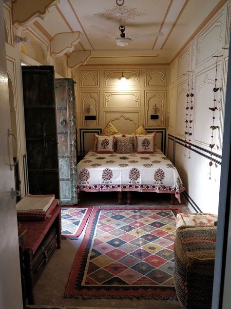 JAIPUR HAVELI (Rajasthan) - Lodge Reviews, Photos, Rate Comparison - Tripadvisor Rajasthani Bedroom, Jaipur House, Inspired Bedroom, Minimalism Interior, Hotel Reviews, Bedroom Inspirations, Jaipur, Room Inspiration, Dining Area