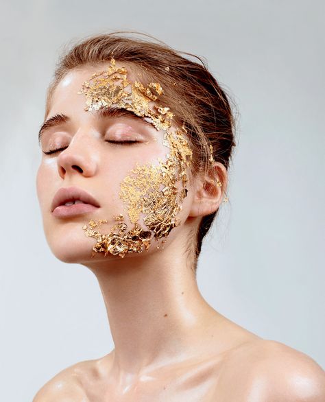 Skincare Wallpaper, Lifestyle Wallpaper, Skincare Lifestyle, Photography Set Up, Scale Skin, Gold Skin, Facial Treatments, Gold Mask, Skin Spots