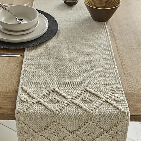 Dining Table Centerpiece Everyday, Placemats Ideas Dining Rooms, Macrame Runner, Dining Room Updates, Dining Table Cloth, Modern Table Runners, Macrame Table, Boho Table Runner, Dining Room Table Centerpieces