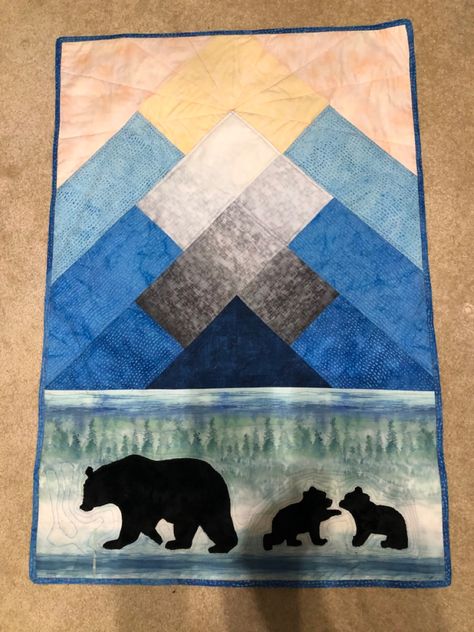 Wildlife Quilts Patterns, Misty Mountain Quilt, Wilderness Quilts, Alaska Quilts, Wilderness Quilt, Bear Quilt Pattern, Colorado Quilt, Mountain Applique, Canada Quilt