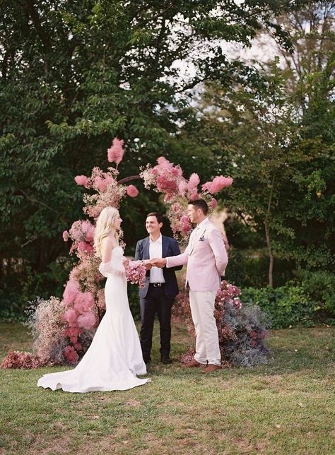 Wedding Ceremony Floral Arch, Wedding Ceremony Arch, Ombre Wedding, Garden Weddings Ceremony, Wedding Sparrow, Ombre Pink, Wedding Ceremony Flowers, Ceremony Inspiration, Ceremony Arch