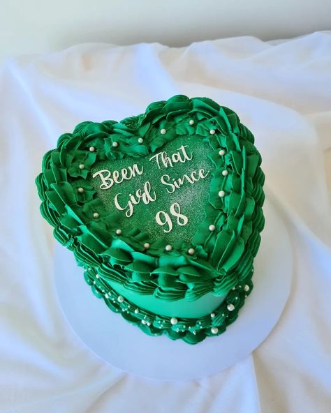 Born to shine - been that girl since 98 💚 {Heartcake} #greenheartcake #greenheart #since98 #glitterlove #sparkler #vintagecakestyle #vintageheartcake #glitterheartcake #glittermagic #greenbuttercreamcake #glitterandglow #yarraville #maidstone #braybrook #Newport #williamstown #maribrynong #footscray #westfootscray #kingsville #tottenham #seddon #pointcookcakes #pointcook #sanctuarylakes Born To Shine, Heart Cake, Glitter Hearts, Cakes Cupcakes, Vintage Cake, Vintage Heart, Buttercream Cake, Cupcake Cookies, To Shine