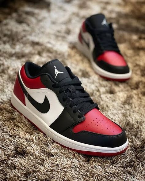 Jordan 1 Low Bred Toe, Best Jordan Shoes, Jordan 1 Low Bred, Jordan Bred, Jordan Shoes Retro, Nike Air Jordan 1 Low, All Nike Shoes, Nike Shoes Jordans, Nike Air Jordan 1