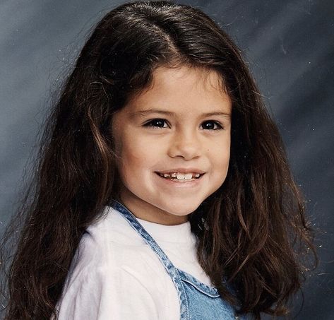 Selena Gomez Child, Selena Gomez Childhood, Demi Selena, Selena Selena, Childhood Pictures, Selena Gomez Cute, Alex Russo, Anna Nicole Smith, Spy Kids