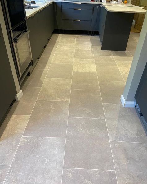 Karndean Opus Luxury vinyl tile colour Argento SP217 with 3mm DS10 Chalk grout strips Grouted Vinyl Tile, Kitchen Floor Vinyl Tile, Lino Kitchen Floor, Kitchen Lino Flooring, Luxury Vinyl Tile Flooring Kitchen, Kitchen Flooring Vinyl, Luxury Vinyl Tile Kitchen, Vinyl Tile Flooring Kitchen, Stone Kitchen Floor