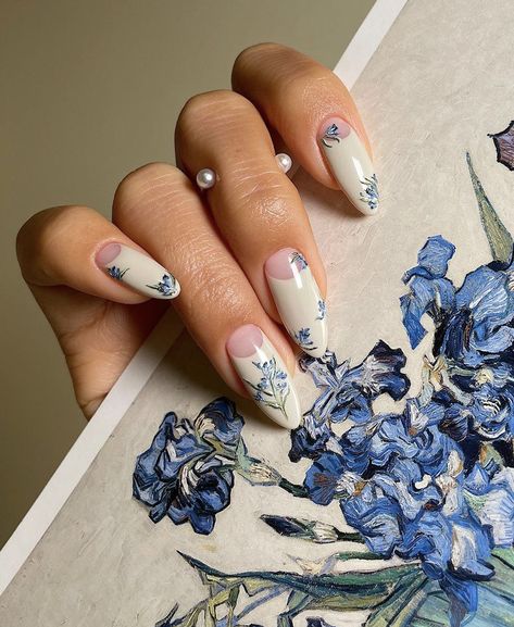 Van Gogh Nail Designs, Van Gogh Inspired Nails, Impressionist Nails, Van Gogh Inspired Outfit, Van Gogh Nail Art, Monet Nails, Van Gogh Nails, Nails Practice, Nail Aesthetic