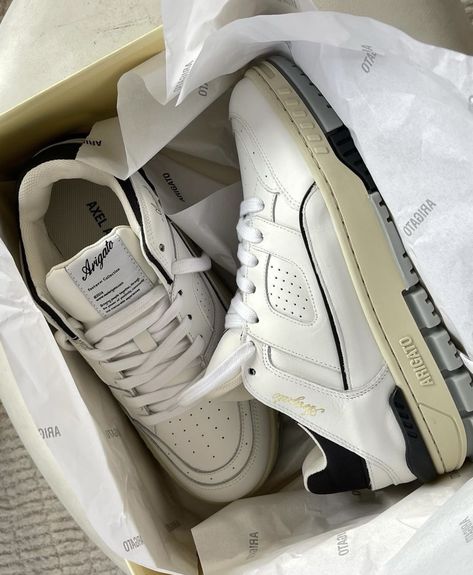 axel arigato Arigato Sneakers, Axel Arigato Sneakers, Sneakers Outfit Men, Trendy Boy Outfits, Axel Arigato, Trending Sneakers, Swag Shoes, Trainer Sneakers, Sneakers Outfit