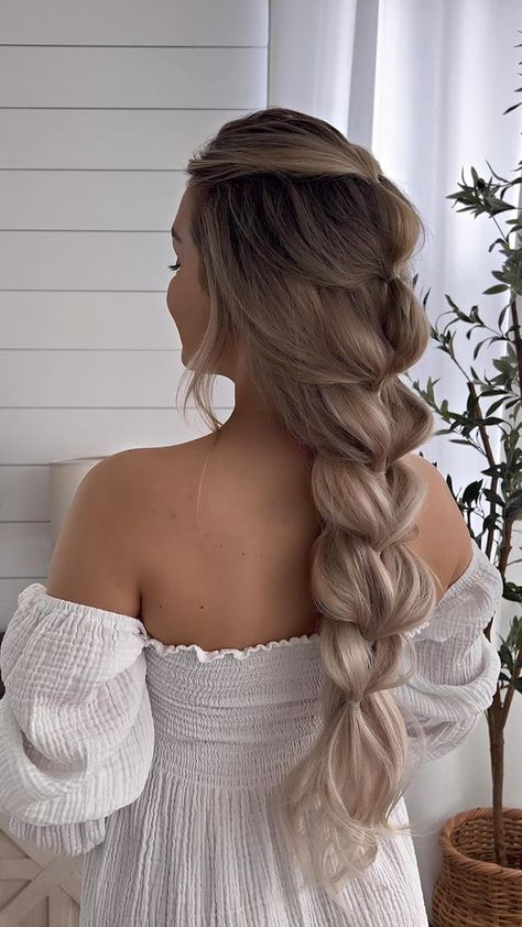 bubble braid 💗 [Video] in 2022 | Hair styles, Hair stylist life, Long hair styles Bubble Braid, Beautiful Braided Hair, Hair Braid Videos, Peinados Fáciles Para Cabello Corto, Front Hair Styles, Hair Tutorials For Medium Hair, Hair Stylies, Hair Up Styles, Hair Ponytail Styles