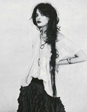 Free People Models, Crystal Renn, Mode Boho, Bohol, Hair Reference, Hippie Chic, Coven, Hippie Style, White Shirt