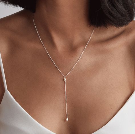 Wedding Jewelry Elegant, Silver Necklaces Simple Wedding, Minimalist Bride Necklace, Silver Wedding Necklace, Dainty Bridal Jewelry, Wedding Accessories For Bride Jewelry, Simple Wedding Necklace, Bridesmaid Accessories Jewelry, Wedding Jewelry Ideas For Bride