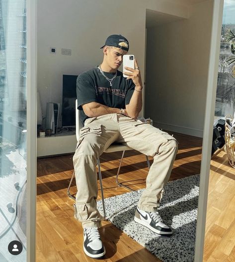 Jordan 1 Mens Outfit, Dark Mocha 1s Outfit Men, Mocha 1s Outfit Men, Jordan 1 Mocha Outfit Mens, Jordan Shoes Style, Cargo Pants Outfit Men, Cargo Coat, Jordan Outfit, Pants Outfit Men