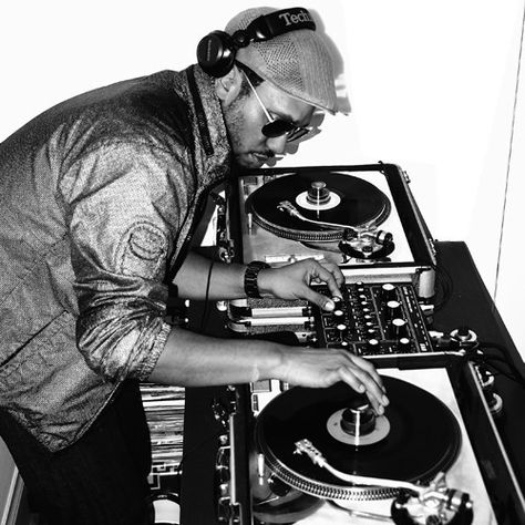 ALL VINYL dedication to the legendary FRANKIE KNUCKLES, RON HARDY, the city of CHICAGO, LARRY LEVAN, DAVID MANCUSO, NICKY SIANO, the 5 boroughs of NEW YORK CITY, and ALL who helped pave the way of dance floor music culture as we know it. Hey Mr Dj, Larry Levan, Chicago House Music, Frankie Knuckles, Dance Floor Vinyl, Plant Styling, Chicago House, Hip Hop Classics, Dj Photos