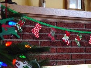 Free Sewing Tutorial: Christmas Stocking Bunting - I Sew Free Christmas Bunting Ideas, Bunting Ideas, Cute Christmas Stockings, Frugal Christmas, Christmas Sewing Projects, Christmas Stockings Diy, Christmas Bunting, Fun Christmas Crafts, Christmas Card Crafts