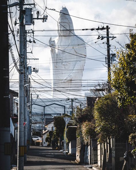 Japan Vibe 🎌 on Twitter: "The enormous statue of Sendai Daikannon in Miyagi prefecture.  This looks really divine.  By @zookomi0124… " Sendai Daikannon, Miyagi Prefecture, Sendai, Miyagi, Cinematography, Final Fantasy, Location History, Read More, Statue