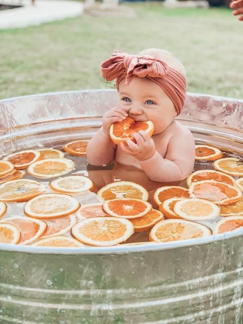 Summer Baby Pictures, Summer Baby Photos, Six Month Baby, Baby Milk Bath, Fall Baby Pictures, Baby Photo Ideas, Photo Bb, 6 Month Baby Picture Ideas, Baby Milestones Pictures