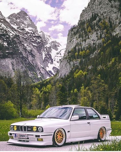 BMW E30 M3 325 Is Bmw, E30 Bmw Wallpaper, Bmw M3 E30 Wallpapers, Bmw E30 M3 Aesthetic, E 30 Bmw, Bmw E30 Aesthetic, Bmw E30 M3 Wallpapers, Bmw E30 Wallpapers, Bmw 325is E30