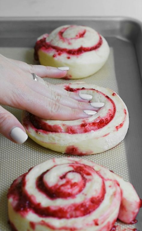 Raspberry And Cream Pastry, Raspberry Swirl Bread, Raspberry Pastry Cream, Raspberry Custard Buns, Raspberry Rolls Recipe, British Pastries, Kringle Pastry, Raspberry Buns, Raspberry Pastry