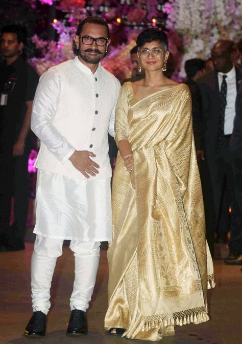 Dangal Aamir Khan, Kiran Rao, Amir Khan, Pure Gold Jewellery, Aamir Khan, Indian Movies, Best Dressed, Bollywood Celebrities, The Colour