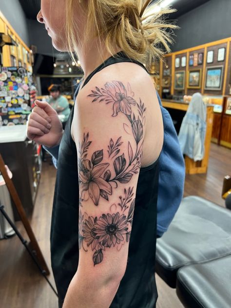 Half Sleeve Wrap Around Tattoo, Floral Vine Tattoos Sleeve, Wrap Around Tattoo, Framed Tattoo, Tattoos Inspiration, Beautiful Flower Tattoos, Tattoos For Women Half Sleeve, Vine Tattoos, Floral Tattoo Sleeve