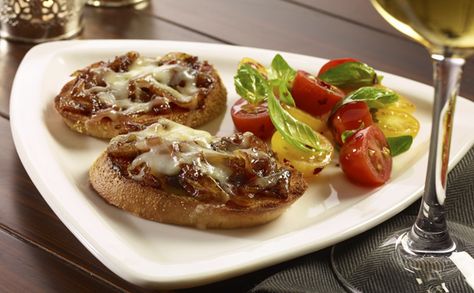 French Onion Bruschetta ~ If you like French Onion soup you’ll love this recipe.  They're quick and easy to make and so delicious!  A perfect recipe idea whether you're hosting for the holidays or bringing an appetizer to a holiday party. | BetterThanBouillon.com Onion Bruschetta, Bruschetta Recipes, Soup Appetizers, Bruschetta Recipe, Dinner Appetizers, French Onion Soup, French Onion, Onion Soup, Appetizer Dips