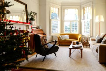 Yellow Sofa Design, Transitional Living Room Design, London Living Room, Yellow Couch, Yellow Sofa, Victorian London, Transitional Living, Classic Living Room, Living Room Organization