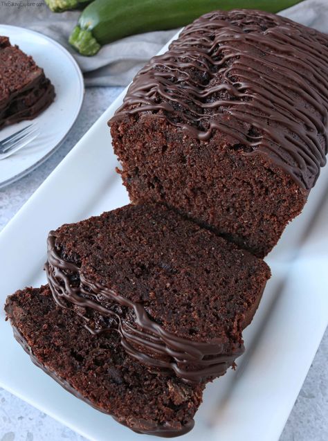 Courgette Loaf, Vanilla Loaf Cake, Vegan Banoffee Pie, Courgette Cake, Super Moist Chocolate Cake, Chocolate Loaf Cake, Vegetable Cake, Chocolate Zucchini Cake, Loaf Cake Recipes