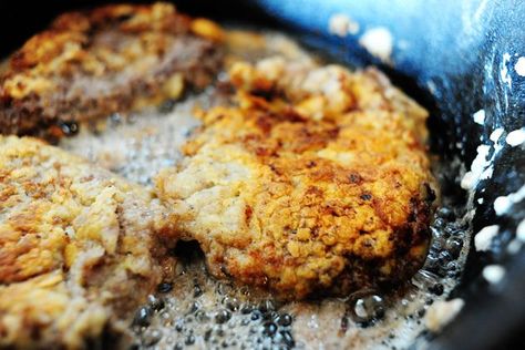 Birthday Dinner For Husband, Dinner For Husband, Tenderized Round Steak, Pioneer Woman Chicken, Chicken Fried Steak Recipe, The Pioneer Woman Cooks, Country Fried Steak, Country Fried, Smothered Chicken